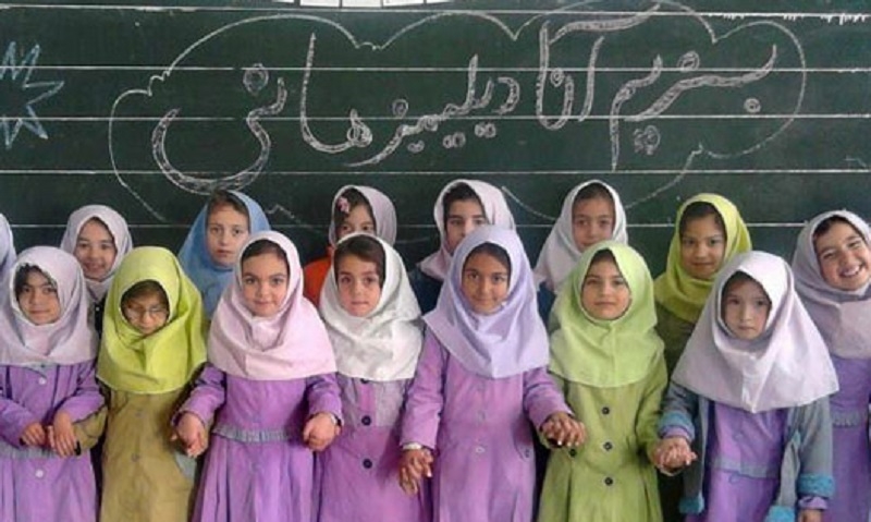 زبان چینی هم به مدارس ایران افزوده شد؛ محرومیت ۴۰ میلیون ترک از حق آموزش به زبان مادری