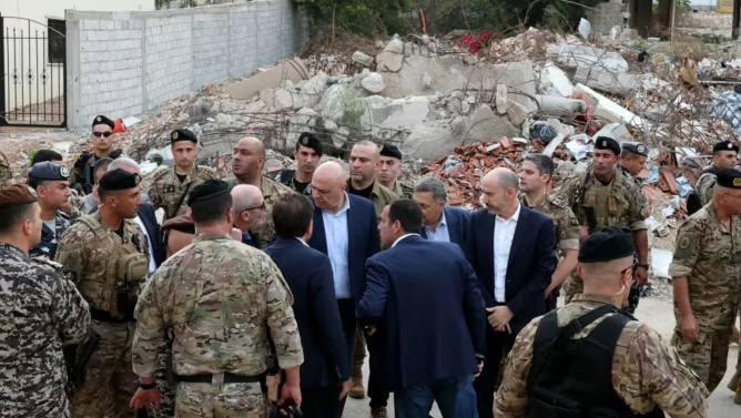 Livan Prezidenti ölkənin cənubuna səfər edib