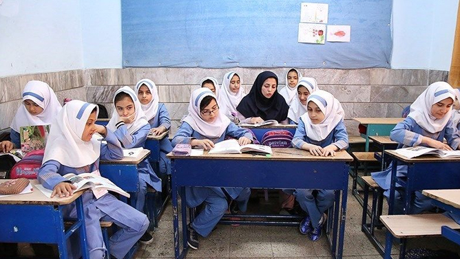 دستور «باز ماندن مدارس» تا پایان سال؛ نگرانی از استفاده ابزاری از دانش‌آموزان در سایه تنش‌ها