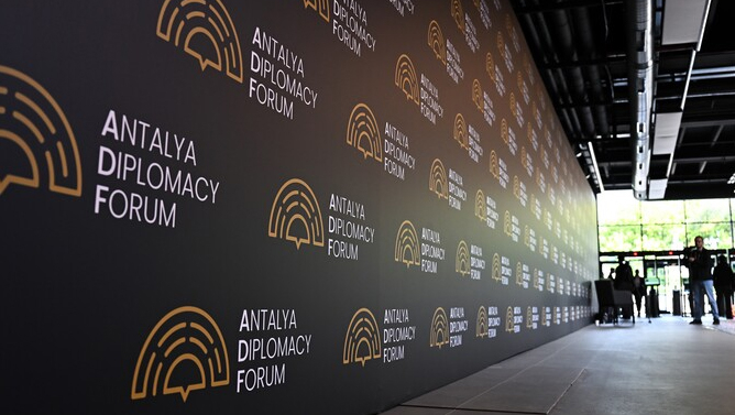 Antalyada 150-dən çox ölkənin iştirakı ilə qlobal diplomatiya zirvəsi başladı