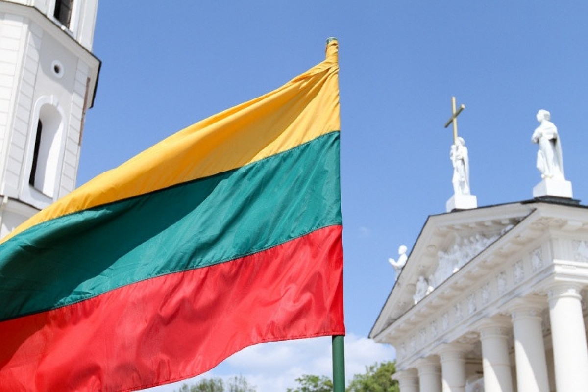 Litva Rusiya və Belarusla ticarət-iqtisadi tərəfdaşlığı dayandırır
