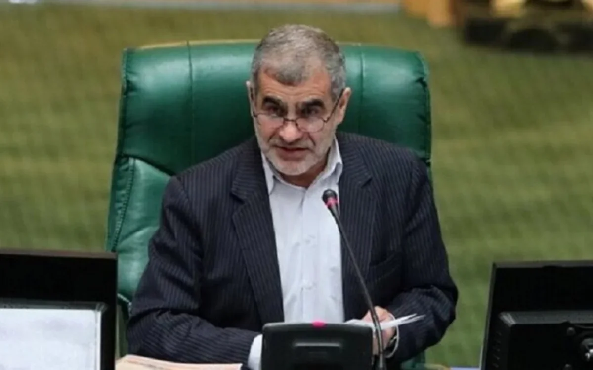 İran parlamentinin sədr müavini: Tehran Hörmüz boğazı məsələsində geri addım atmayacaq