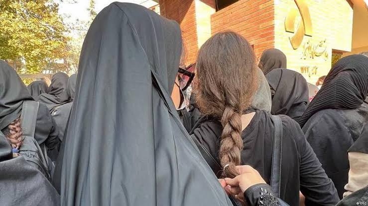 واکنش آمریکا به اظهارات رئیسی درباره حجاب اجباری: زنان باید حق انتخاب پوشش داشته باشند