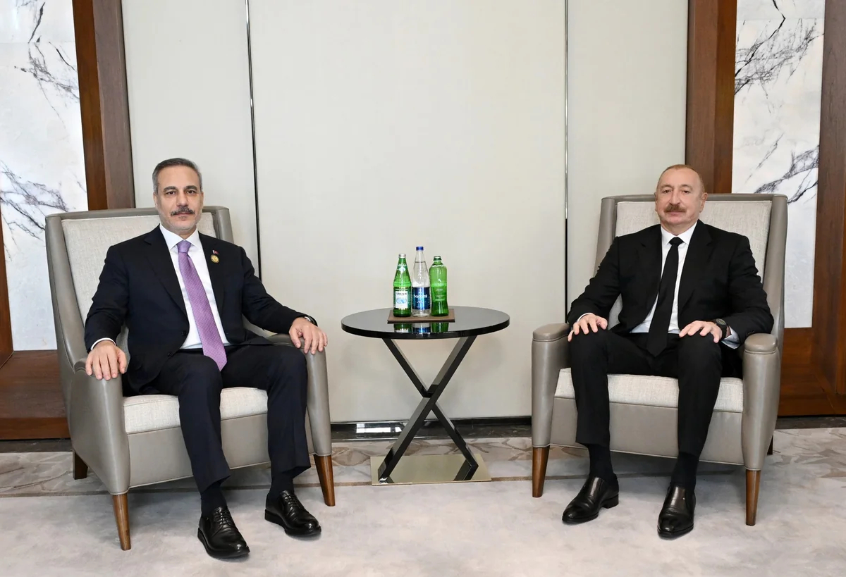 İlham Əliyev Türkiyənin xarici işlər nazirini qəbul edib