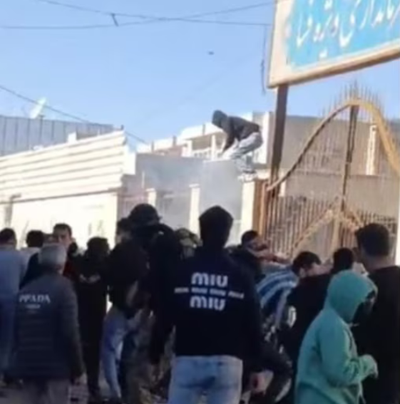 درگیری در فسا و همدان، مرگ «یک نیروی بسیج» در کوهدشت در چهارمین روز اعتراضات
