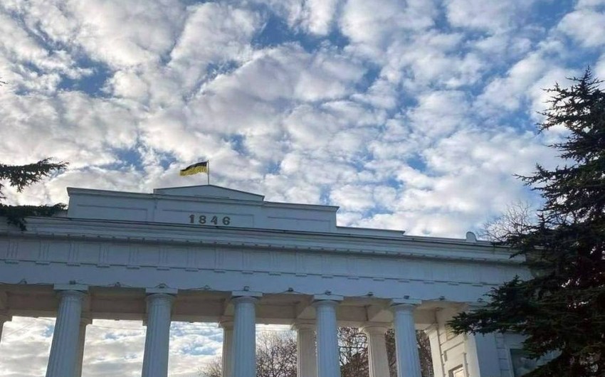Krımın Sevastopol şəhərində Ukrayna bayrağı ucaldılıb