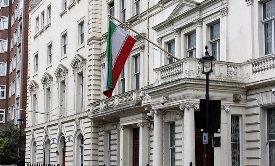 İranın Londondakı səfirliyinə hücum edilib