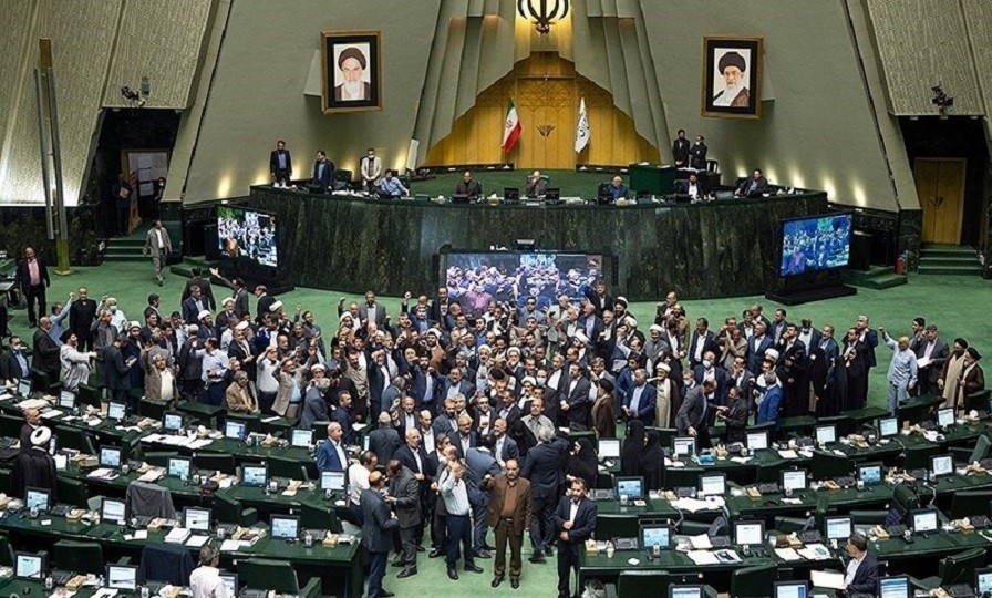 İran parlamentinin üzvləri etirazçıların edam edilməsini tələb ediblər