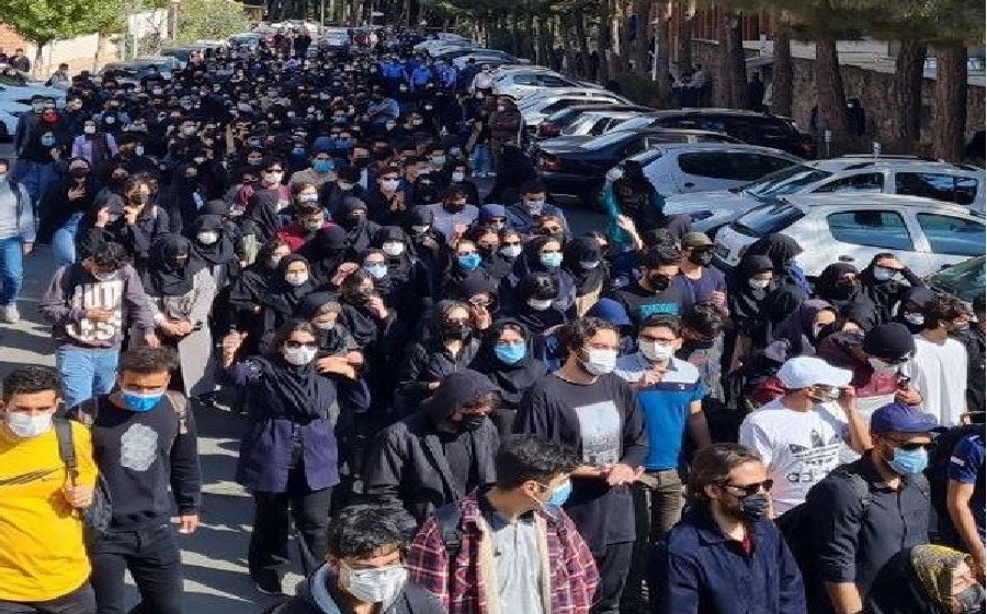 İranda universitetə buraxılmayan öyrəncilərə dəstək aksiyaları keçirilir