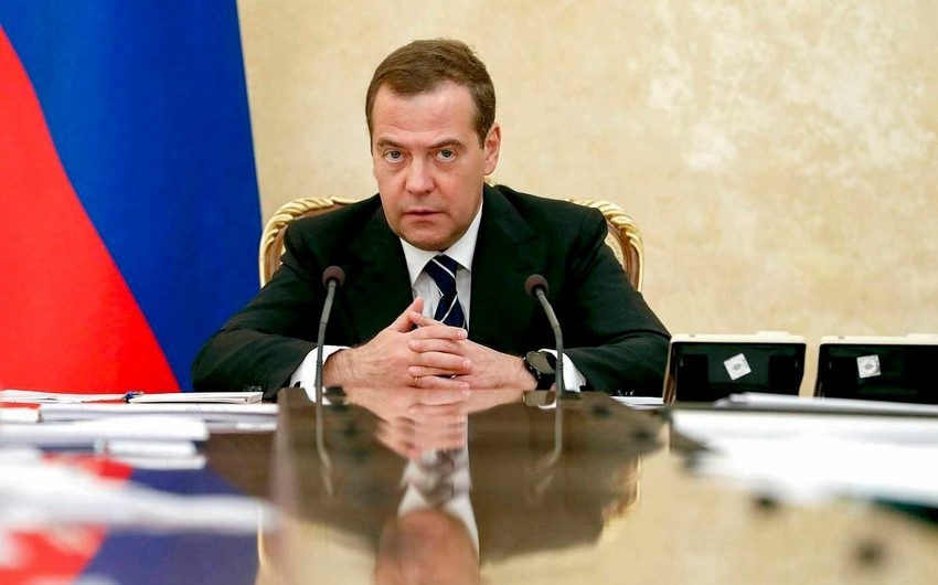 "Hərbçilərin sayı artırılmalıdır"-Medvedev
