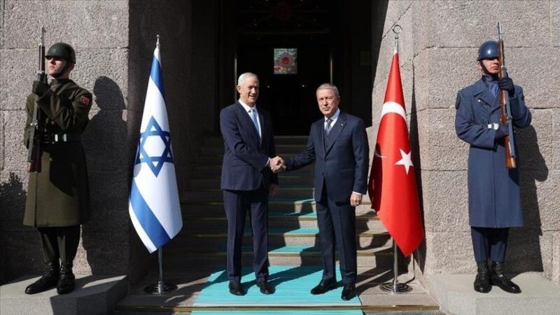 İsrailin müdafiə naziri Türkiyəyə gəlib- Hulusi Akarla görüşüb