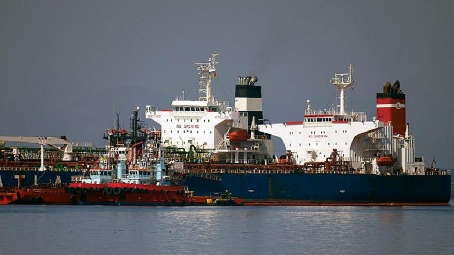 Yunanıstan İranın neft tankerinin çıxışına yenidən qadağa qoyub